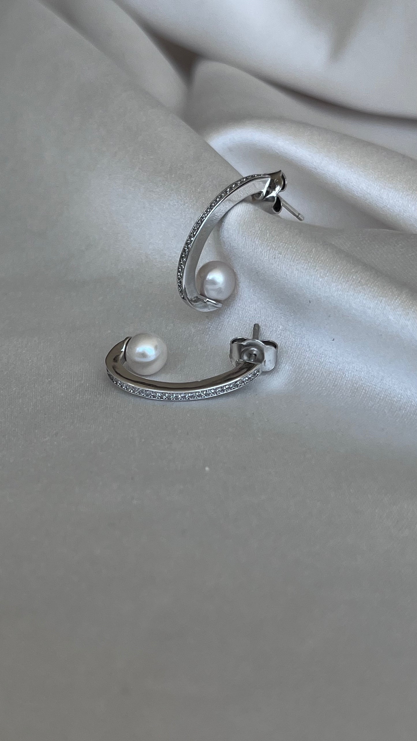 ARETES BASTÓN PERLA CIRCONIAS