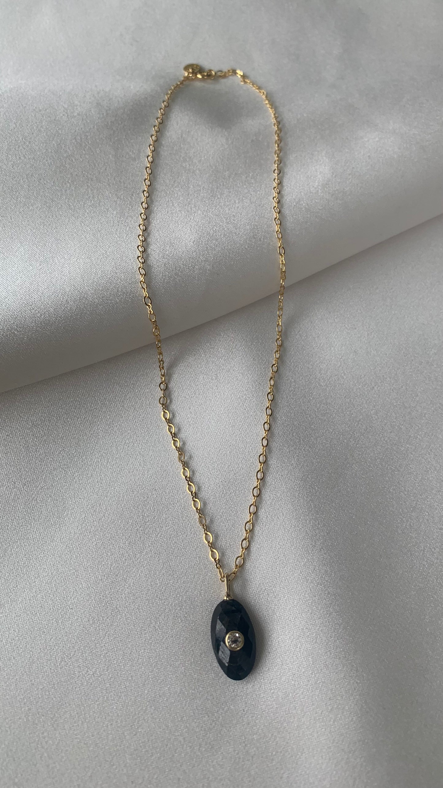 COLLAR OJO ONIX