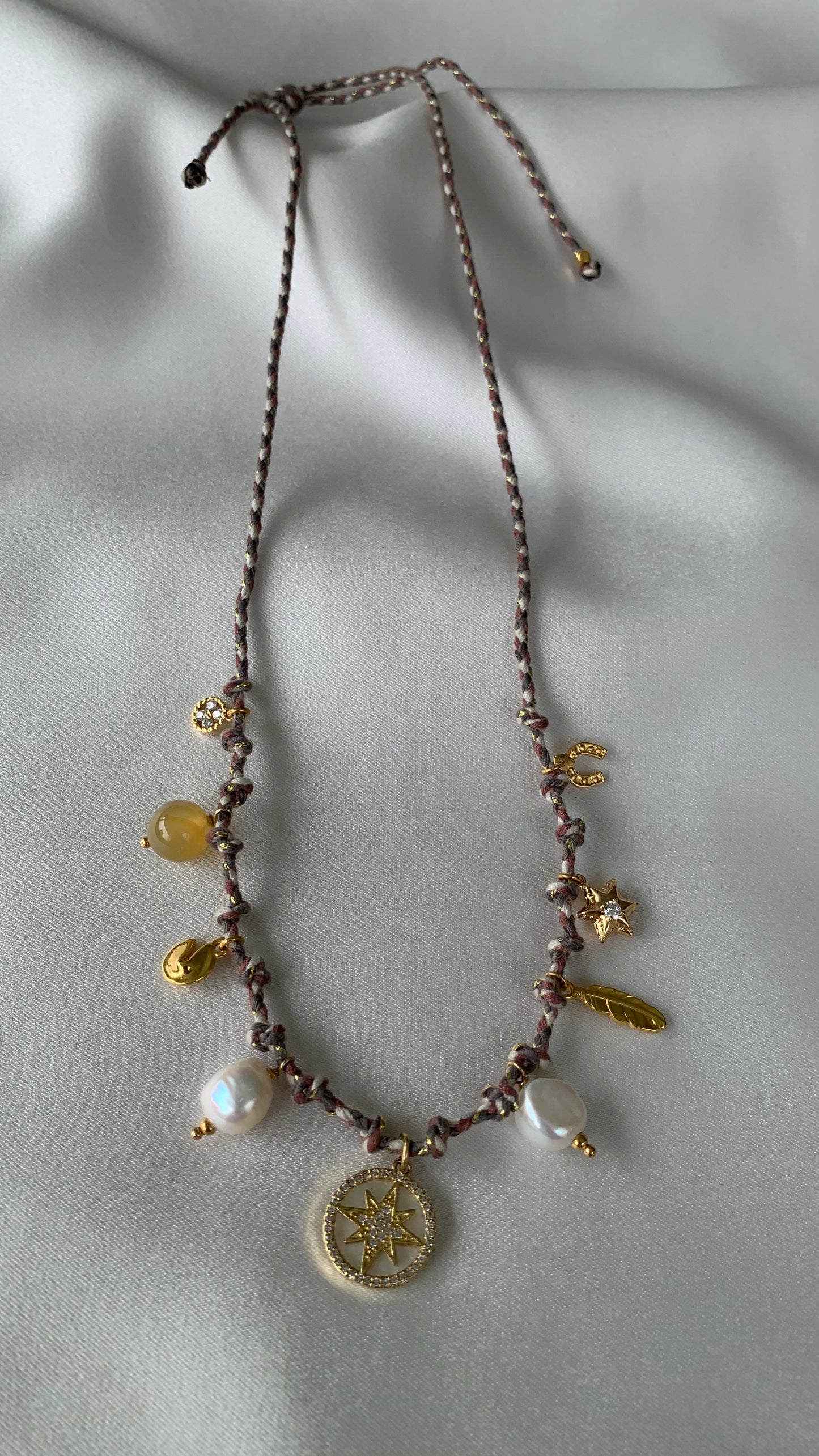 COLLAR CHARMS NUDOS