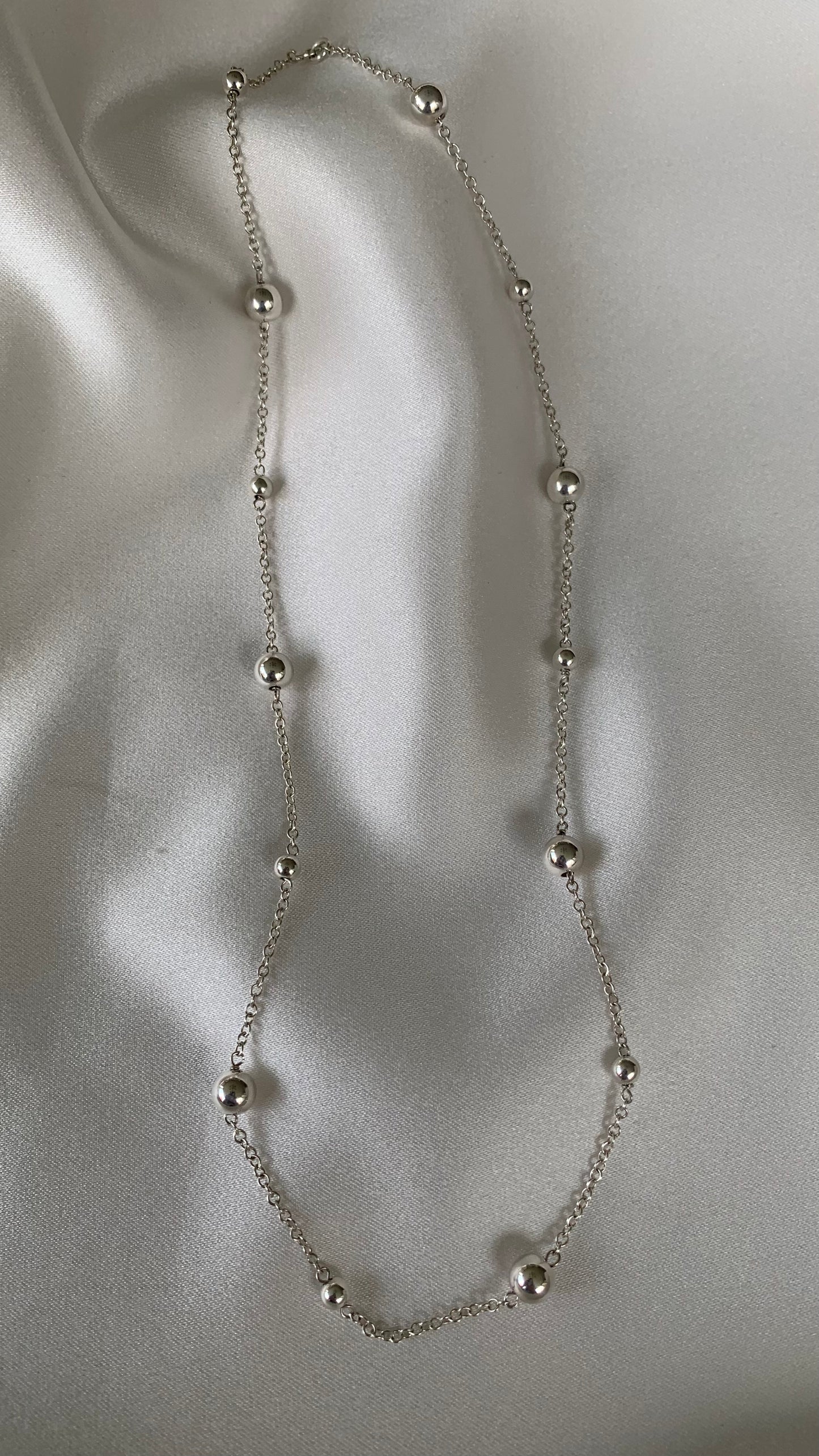 COLLAR ESFERAS PLATEADAS