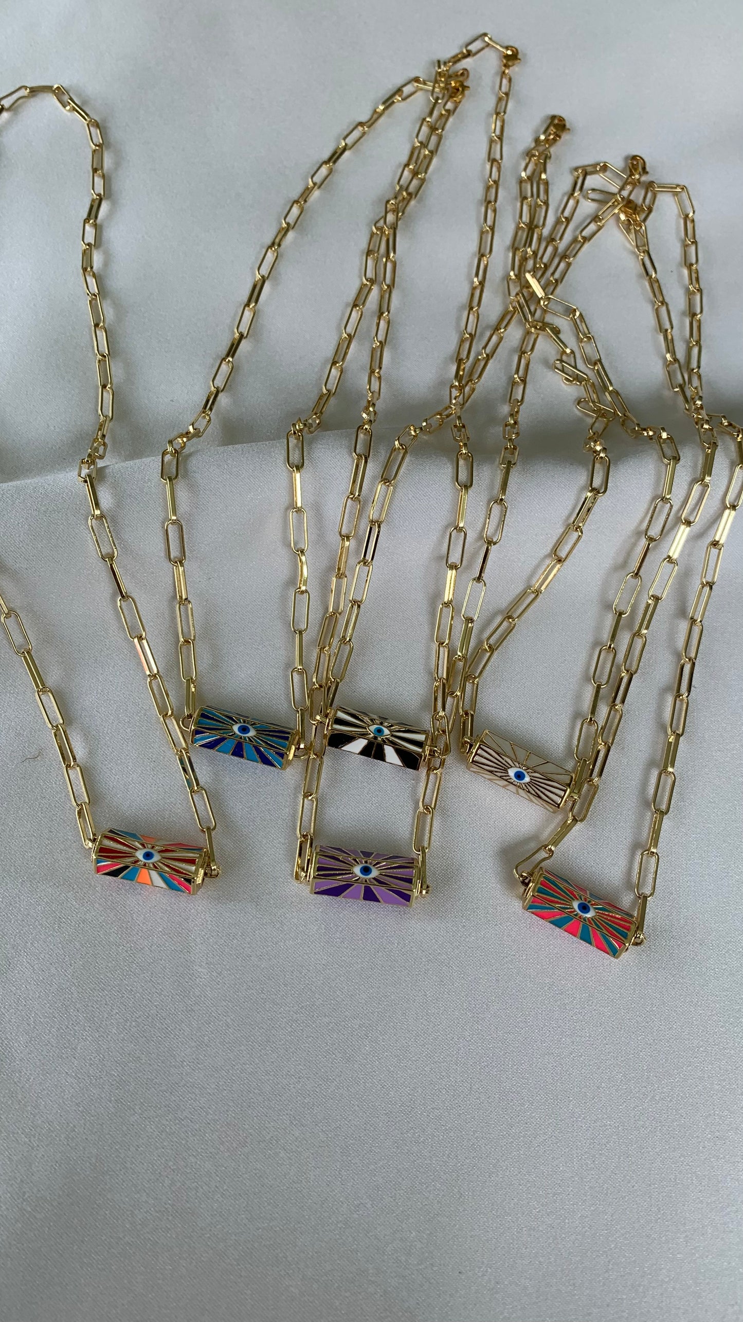 COLLAR LOCKETS