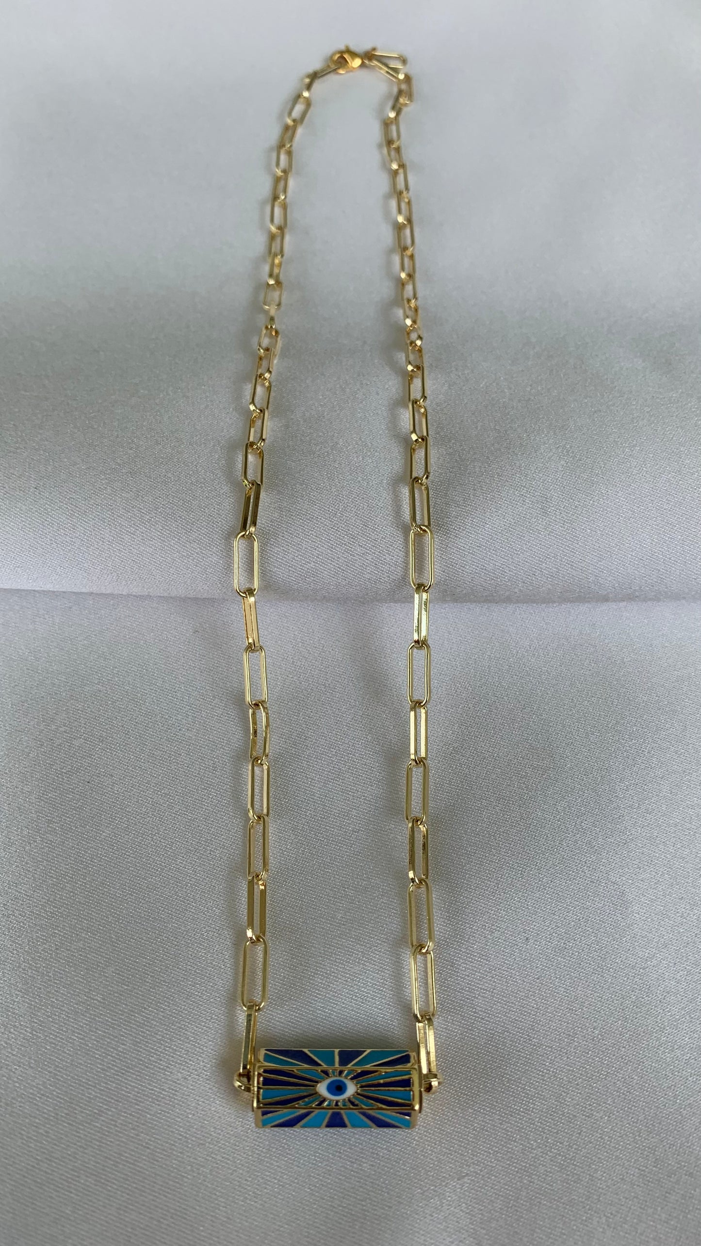 COLLAR LOCKETS