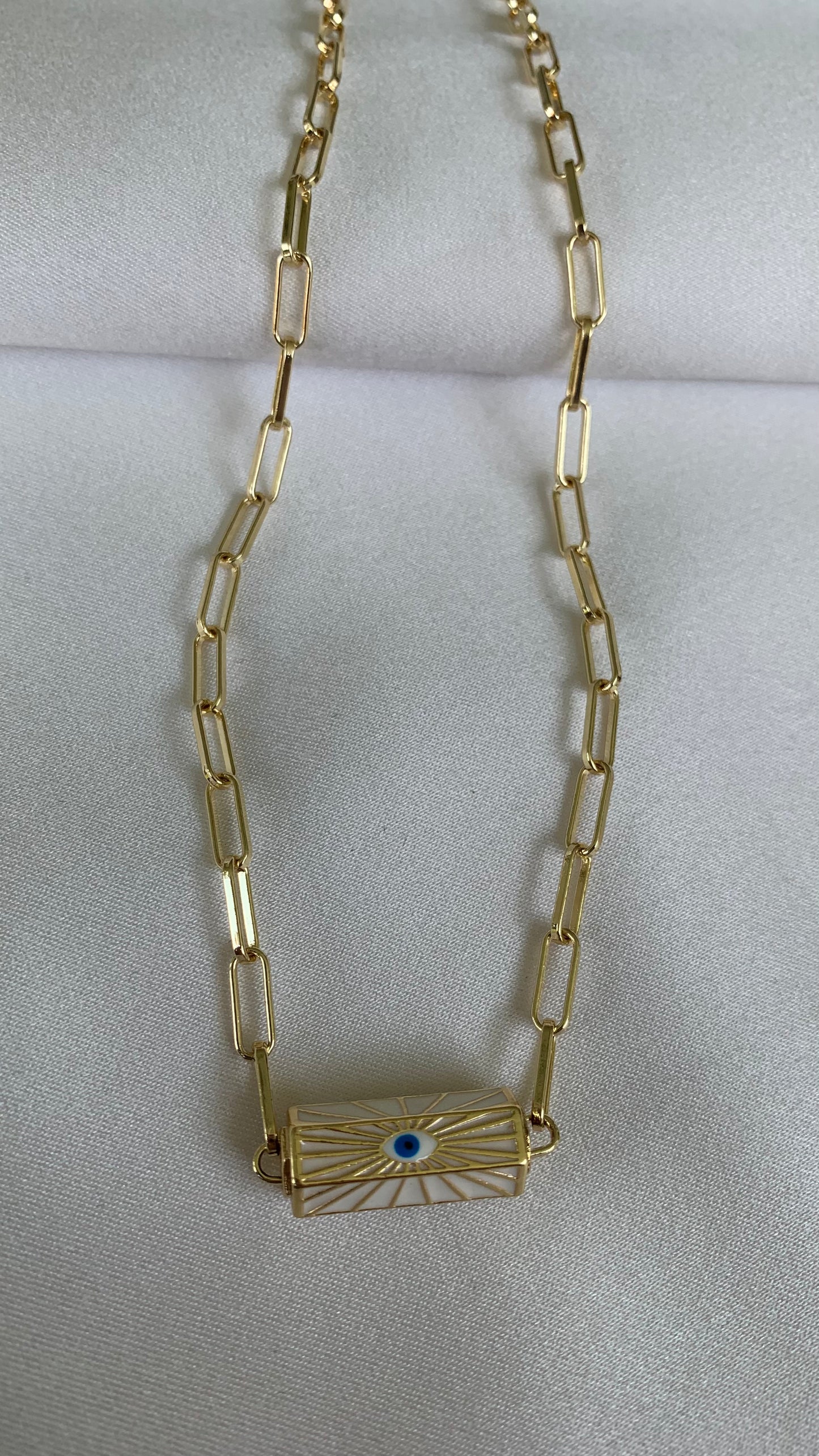 COLLAR LOCKETS