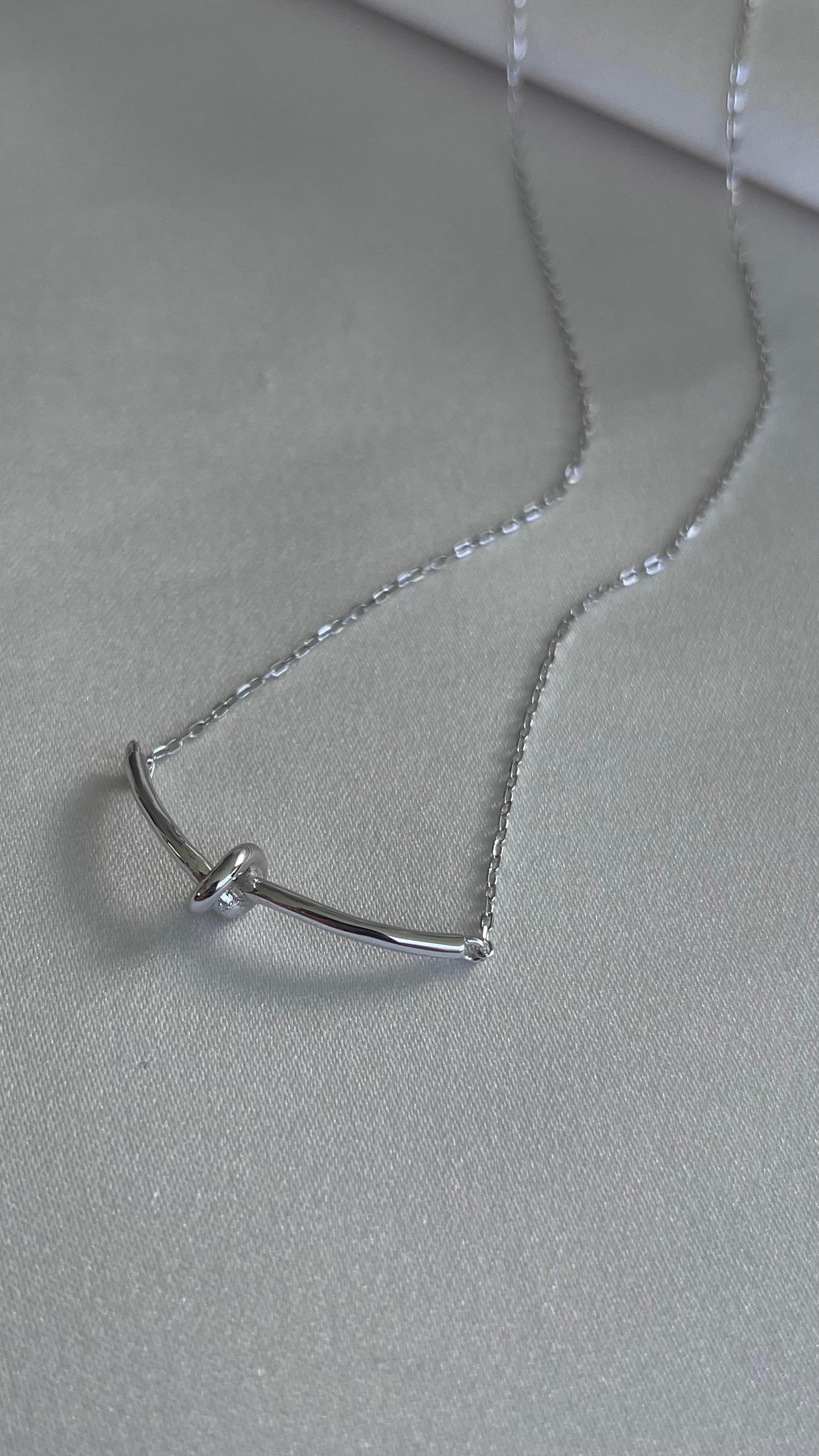 COLLAR NUDO