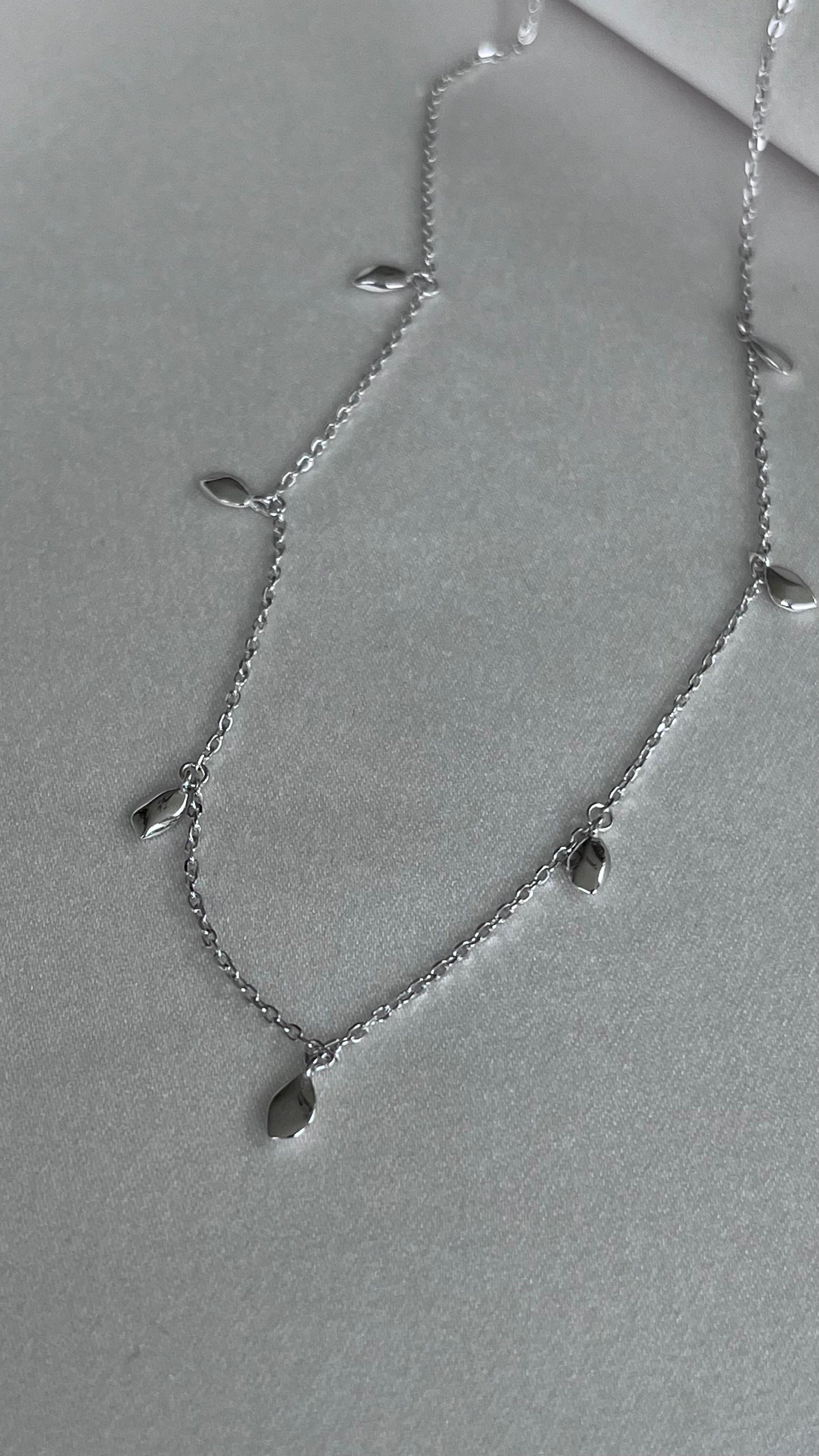 COLLAR 7 PÉTALOS