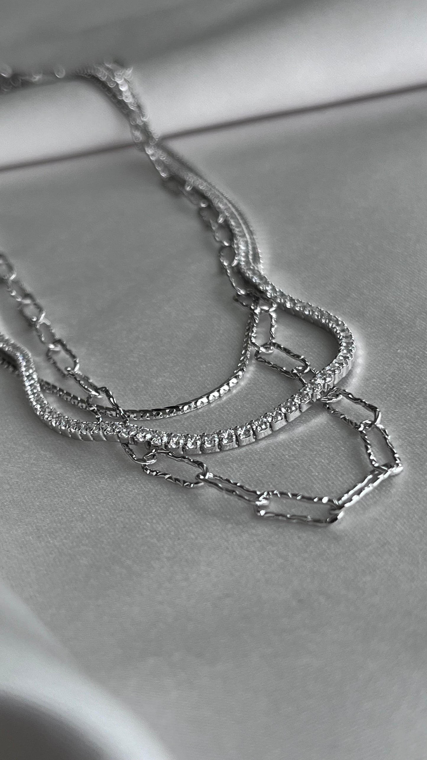 COLLAR TRES LAYERS PLATA