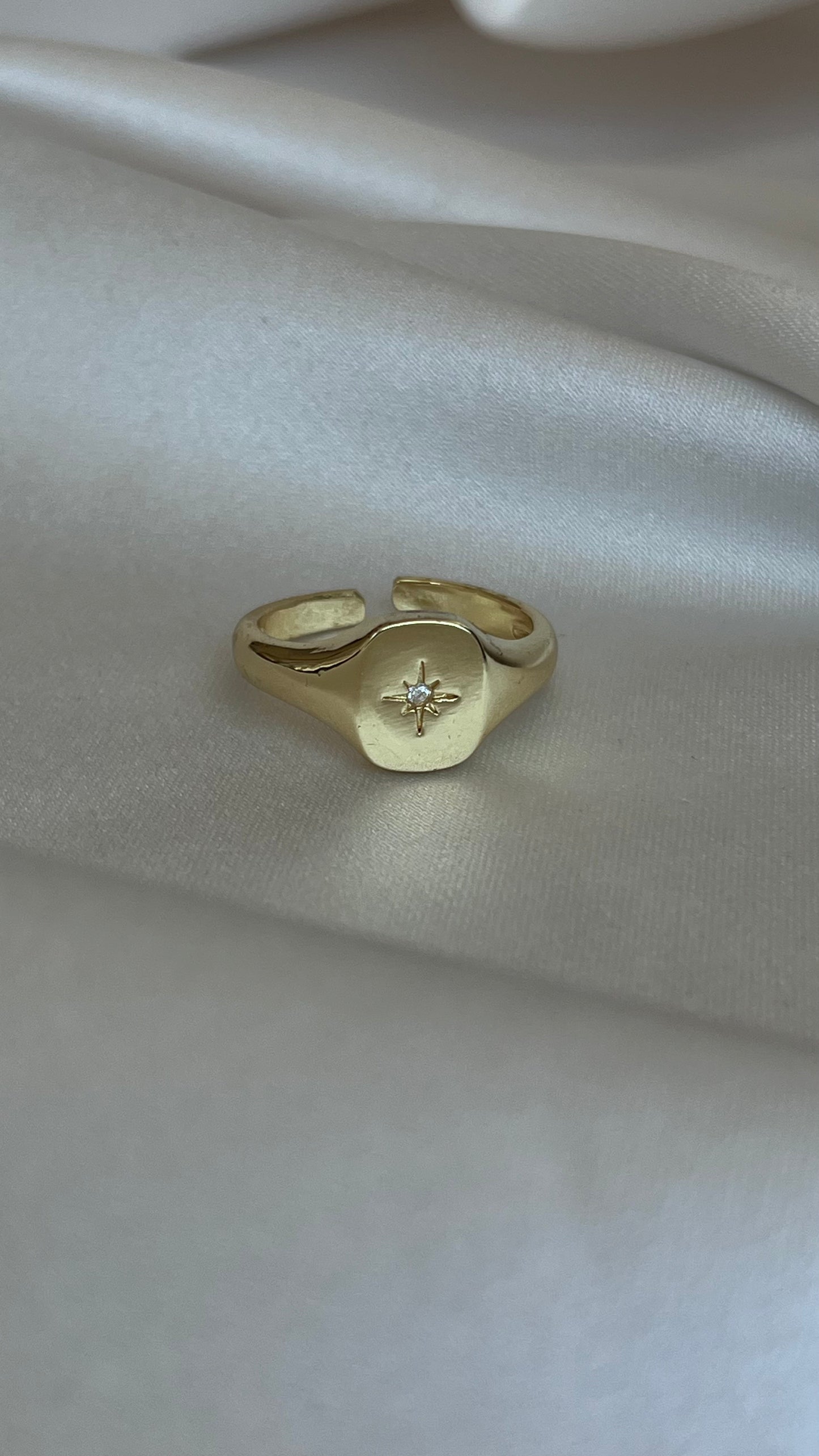 ANILLO ESTRELLA SELLO CUADRADO