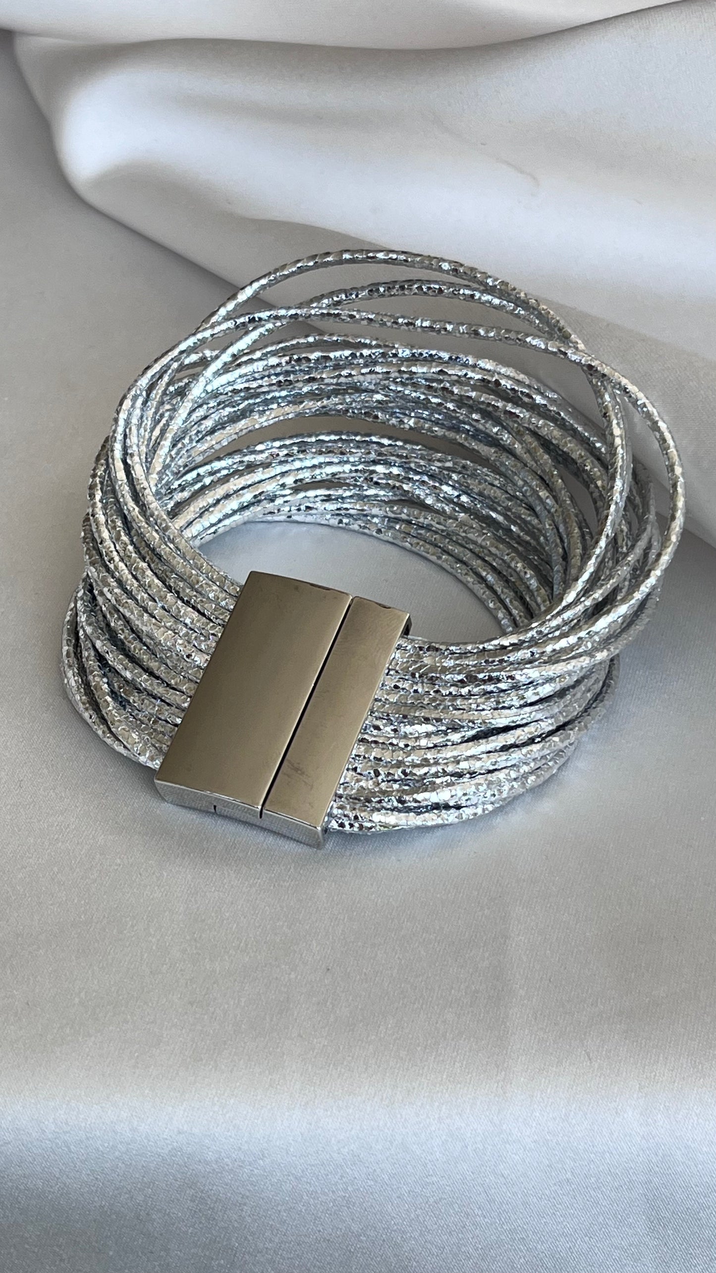 PULSERA TIRAS BROCHE IMÁN