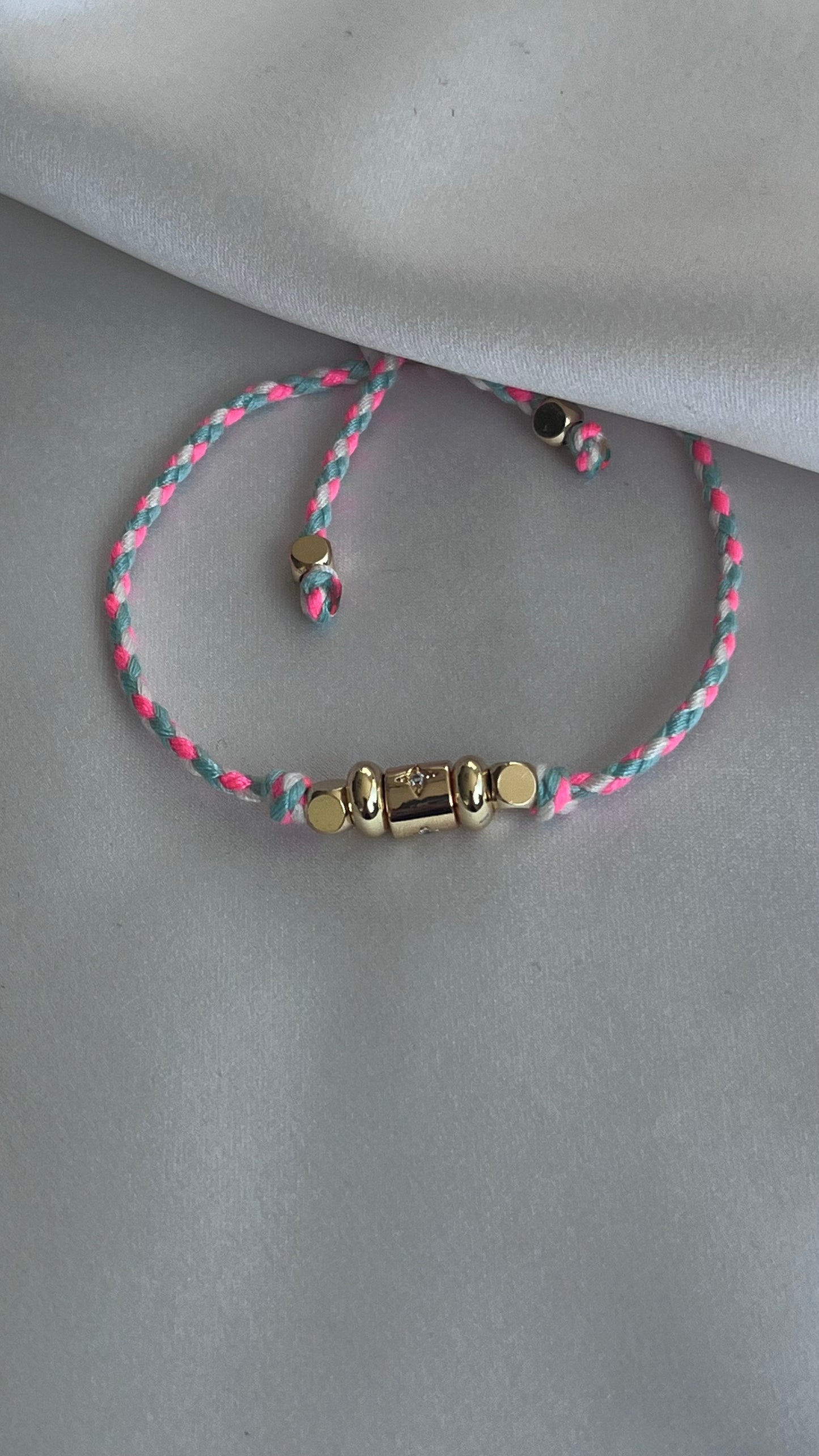 PULSERA TEJIDA RECORRIBLE
