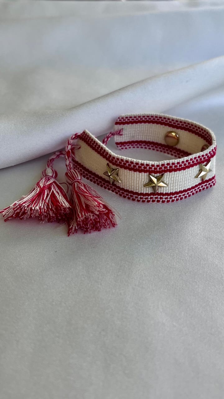 PULSERA TEJIDA ESTRELLAS Y TACHUELAS