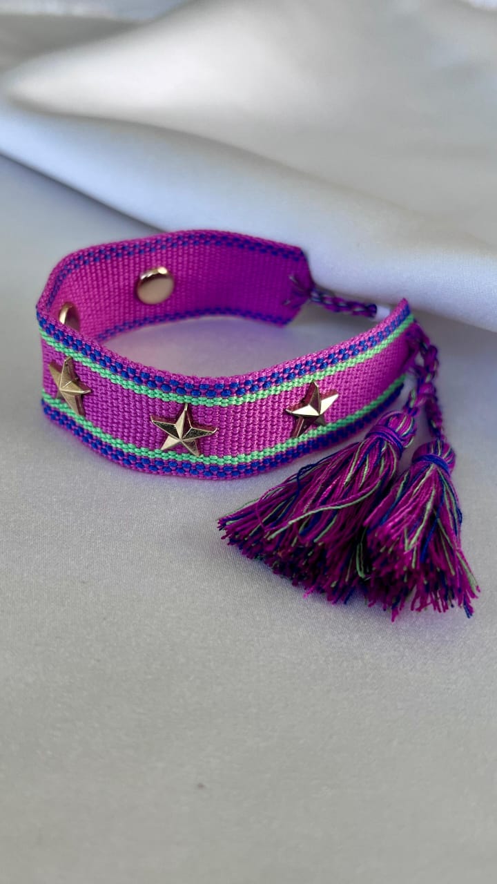 PULSERA TEJIDA ESTRELLAS Y TACHUELAS