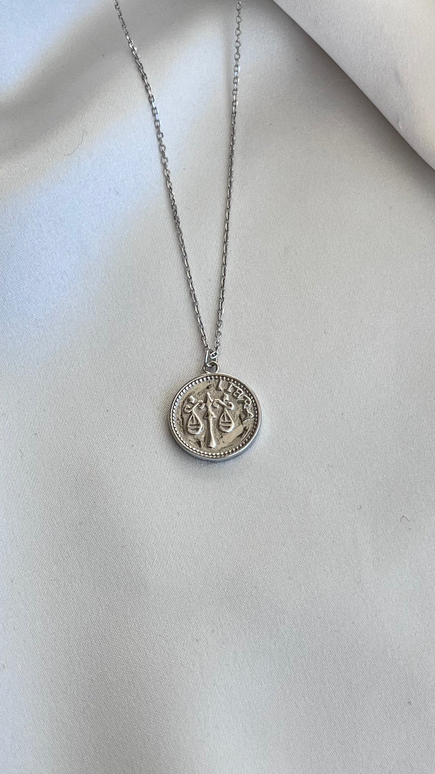 COLLAR ZODIACO PLATA