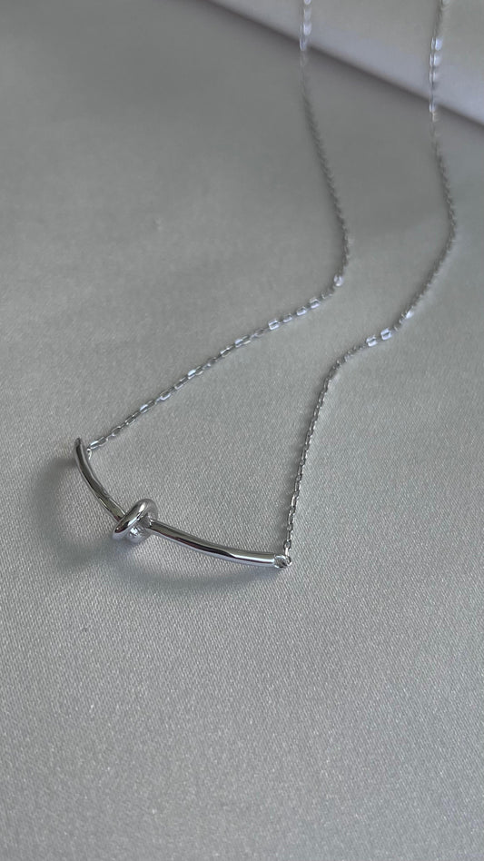 COLLAR NUDO