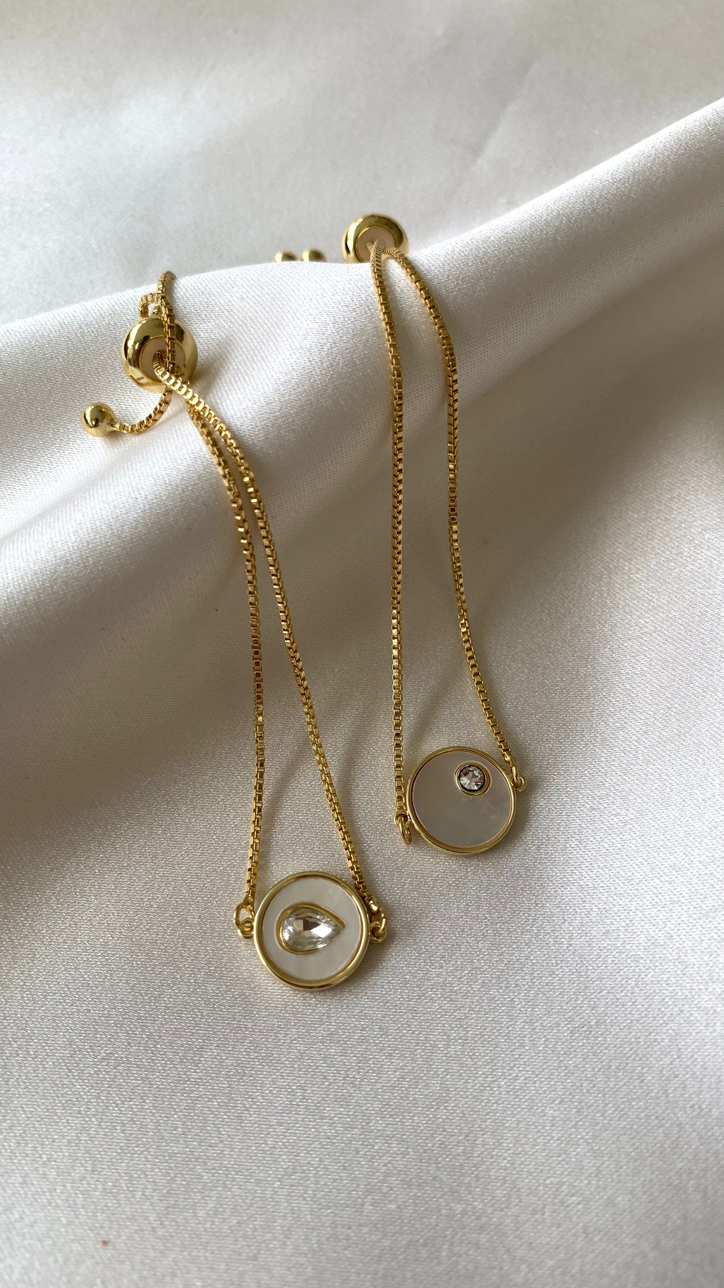 PULSERA MONEDA MADRE PERLA