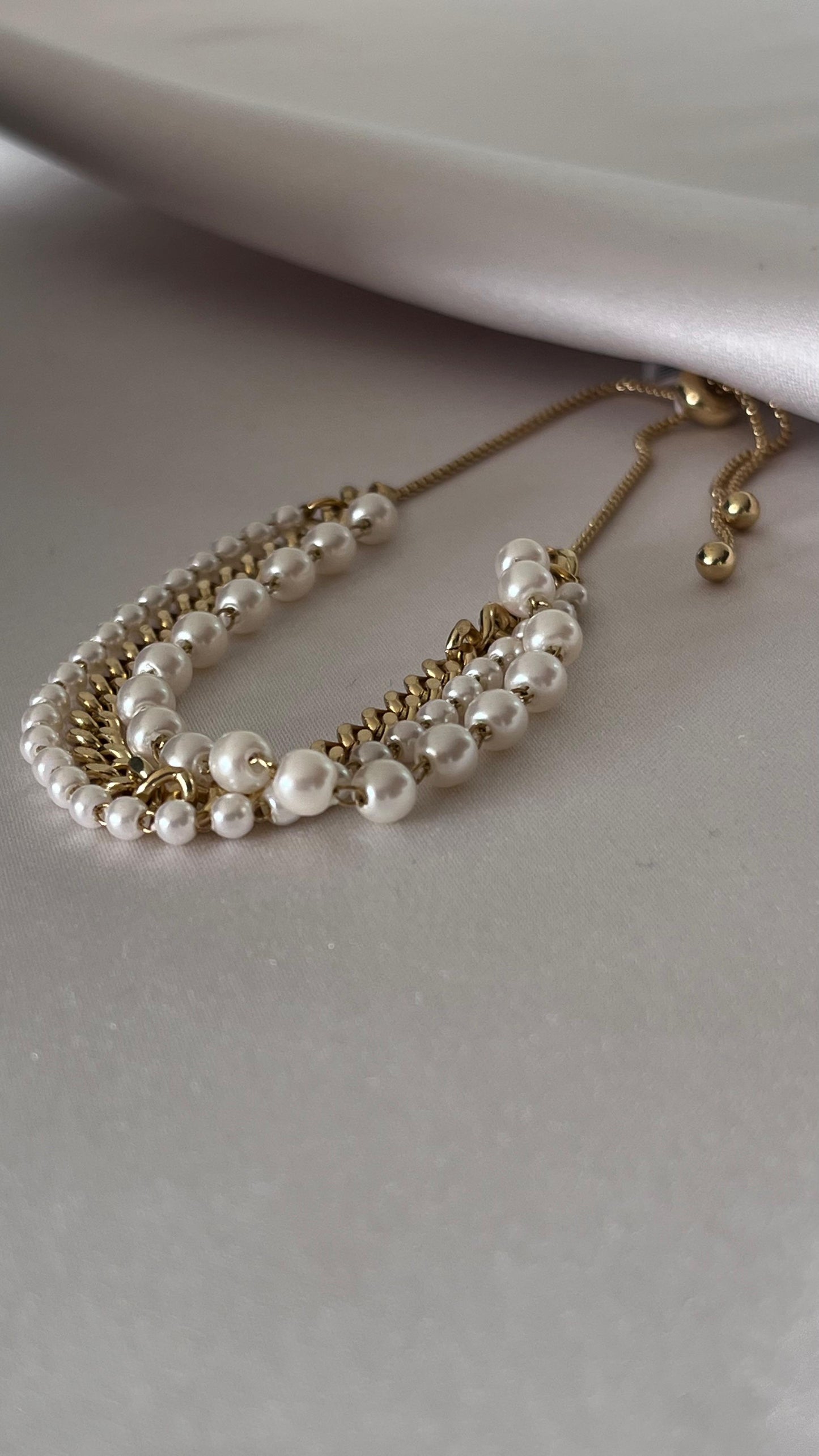 PULSERA TRIPLE PERLAS CADENA CUBANA