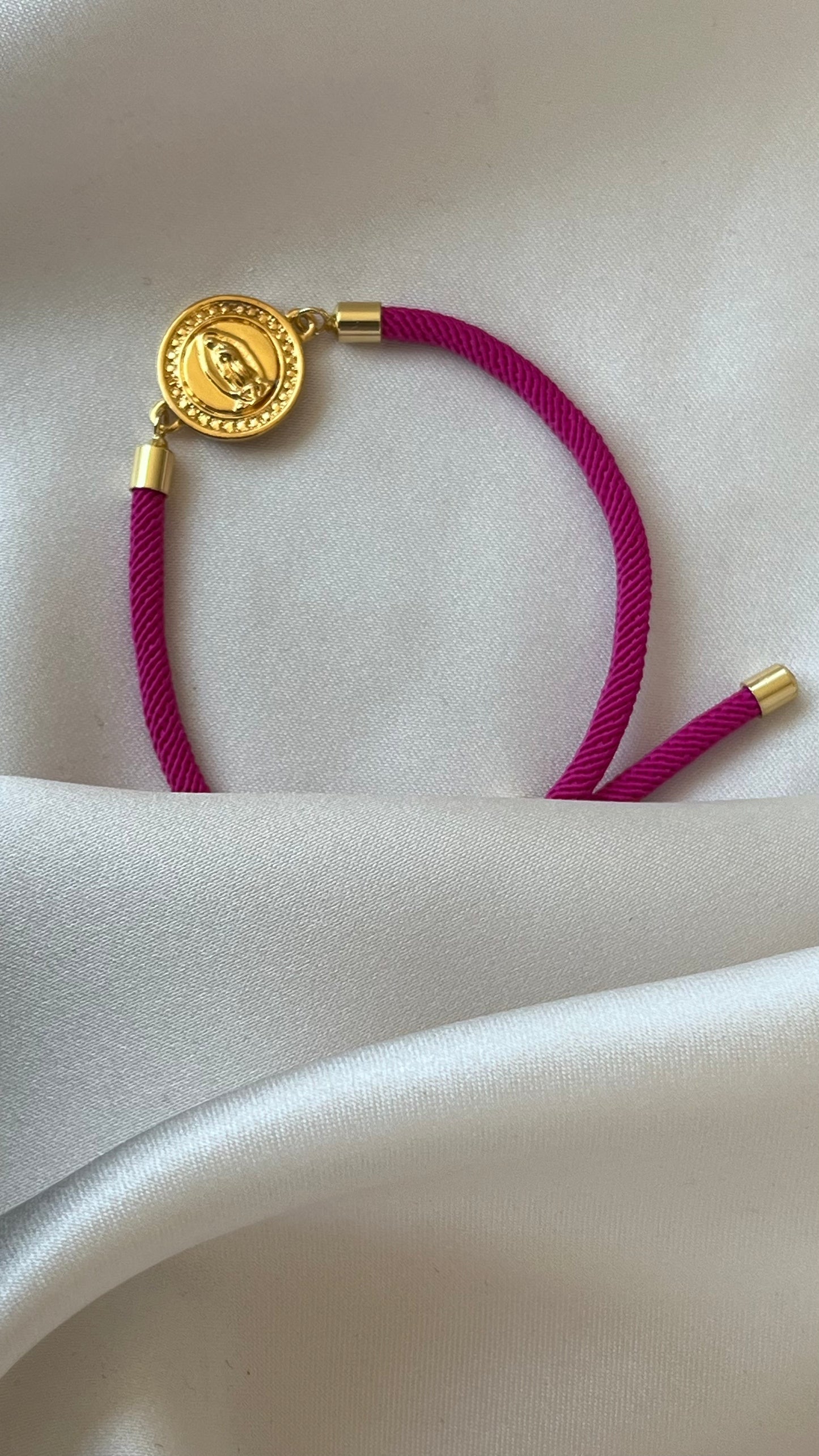 PULSERA CORDÓN CON VIRGEN