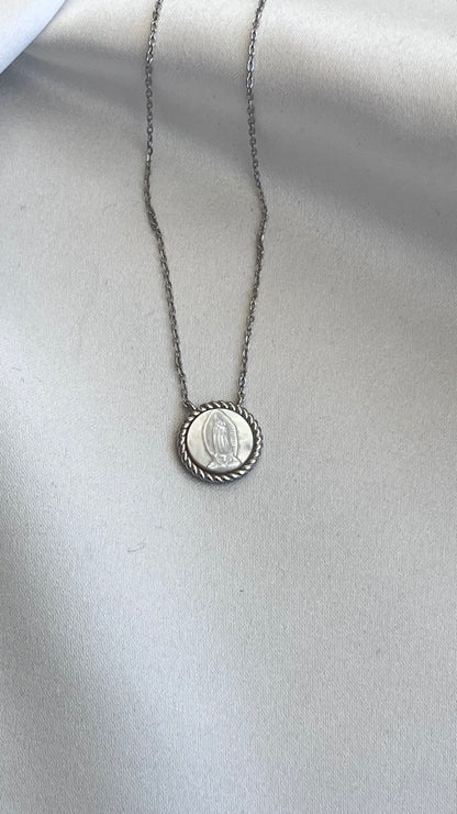 COLLAR VIRGEN CHICA